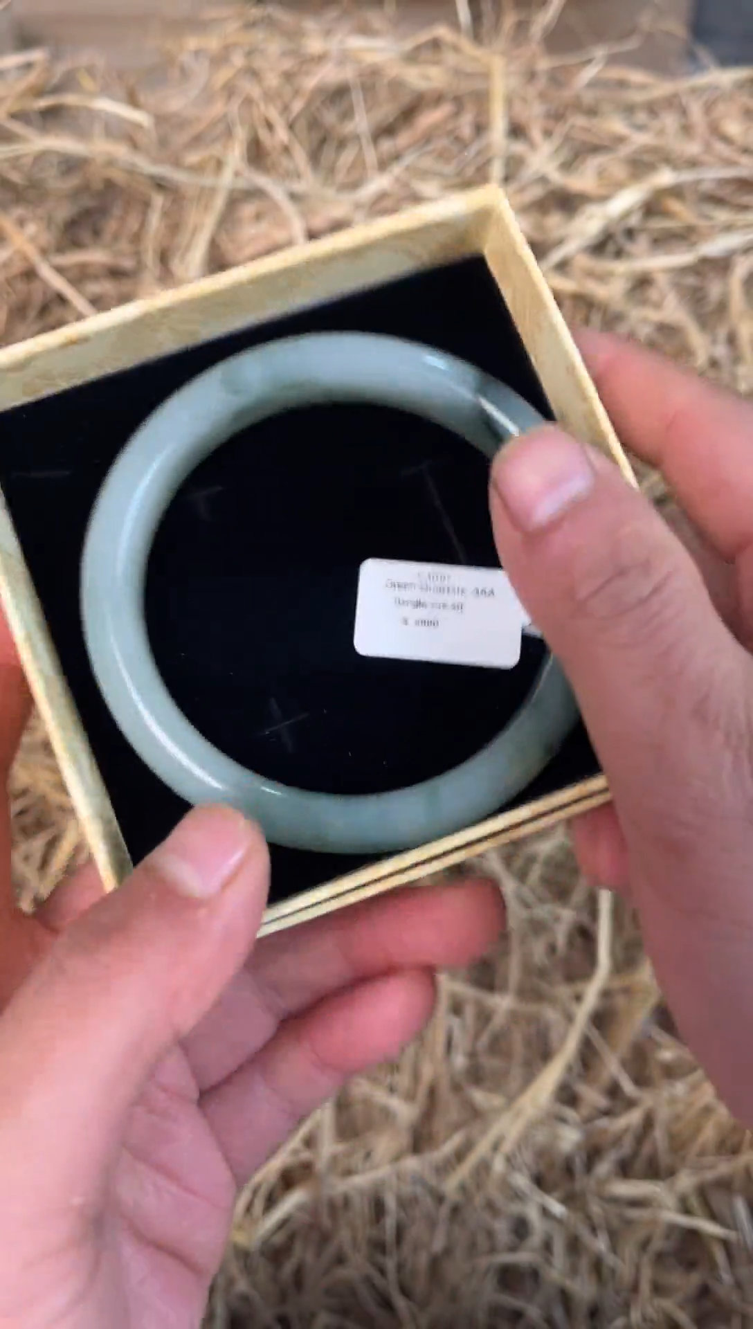 未镶嵌手镯石英质玉C-0107