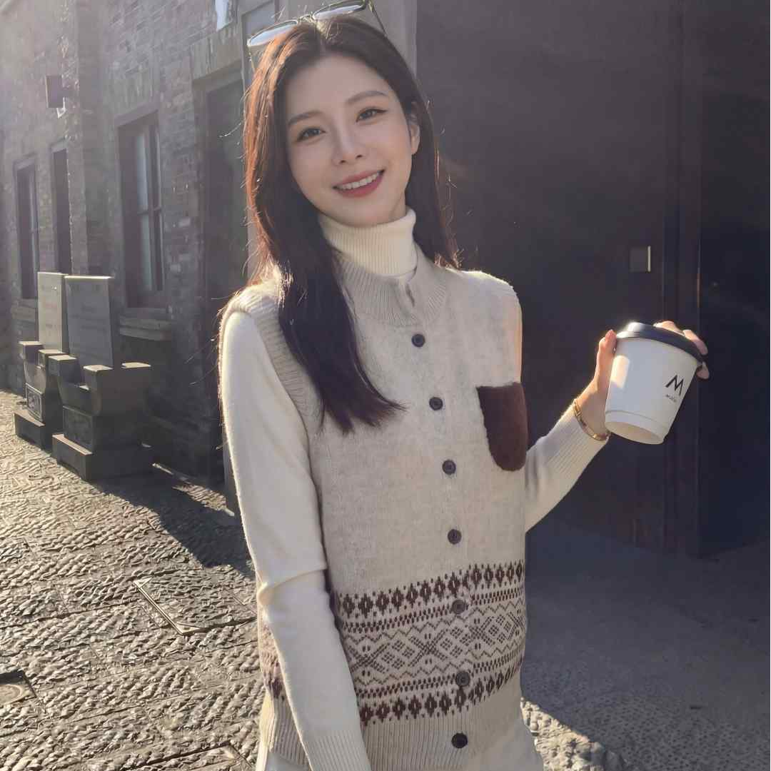 CocoHerben秋冬季常规款提花女厚款马夹撞色时尚马甲HBT0829