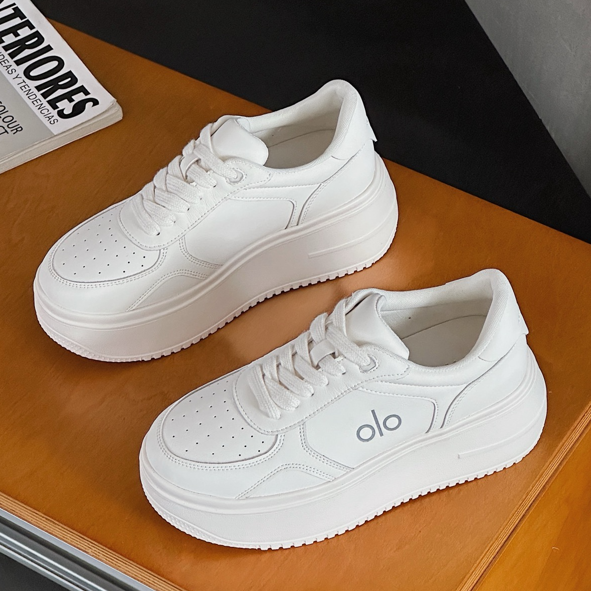 欧货真皮厚底松糕小白鞋女2025秋季新款欧洲站增高休闲运动板鞋潮