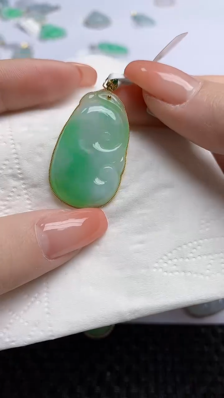 【闪购商品】翡翠颈饰18K金镶嵌天然翡翠A货