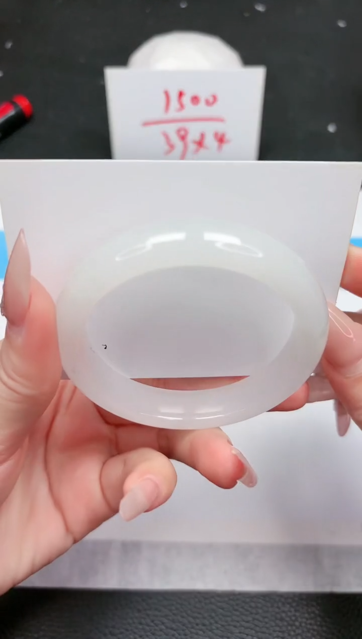 【闪购商品】石英质玉手镯未镶嵌720-54.8