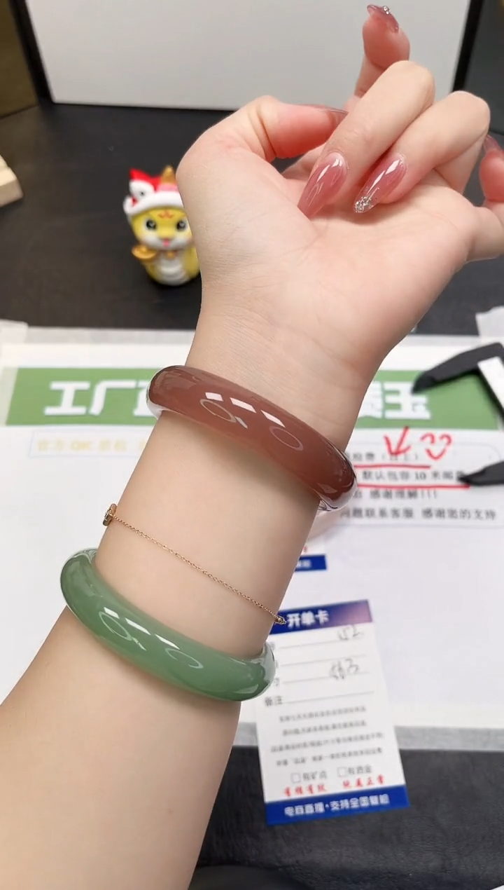 【闪购商品】石英质玉手镯未镶嵌152-56.3