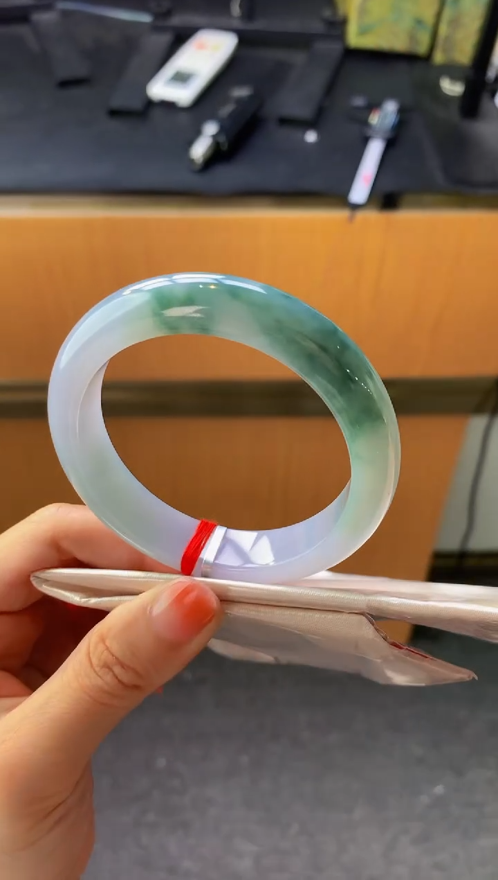 未镶嵌手镯翡翠-Q132 圈口53.7