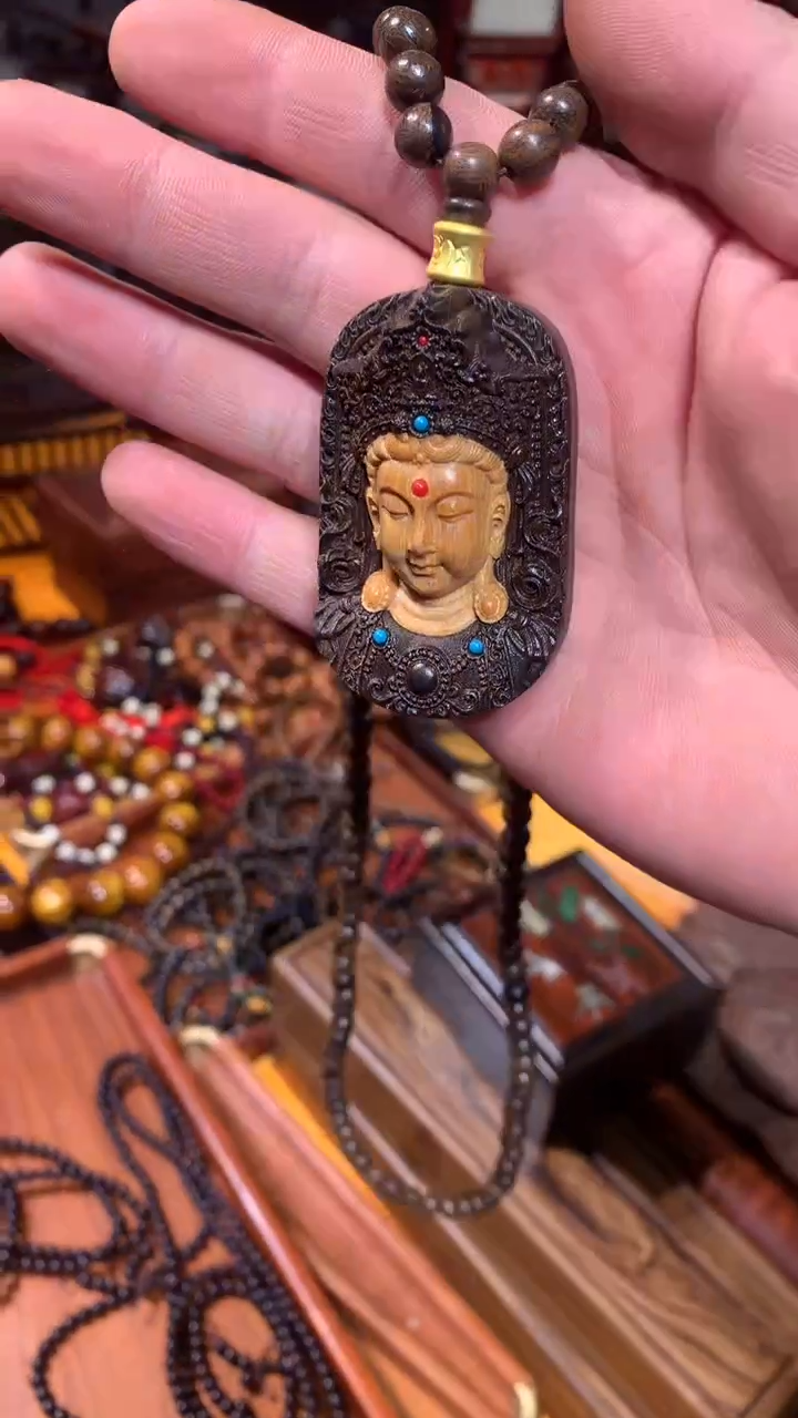 【闪购商品】花梨木类木艺脖挂00000