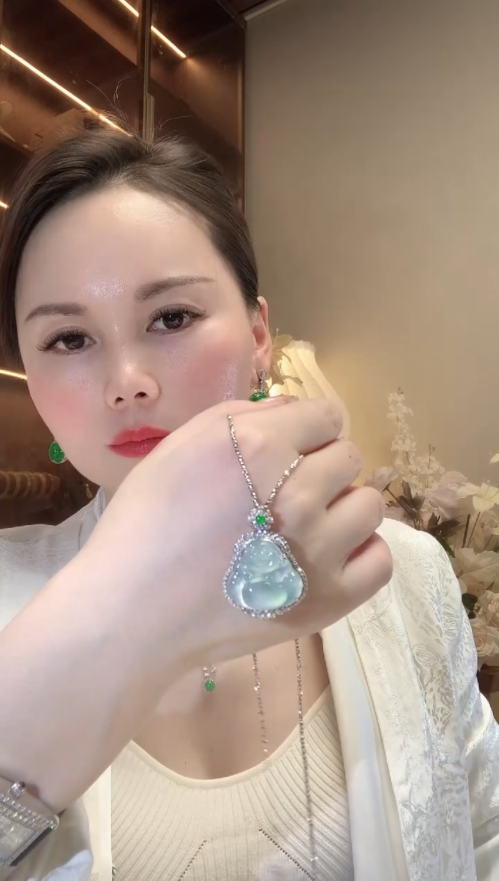 【闪购商品】翡翠吊坠(不含链)18K金镶嵌D54 