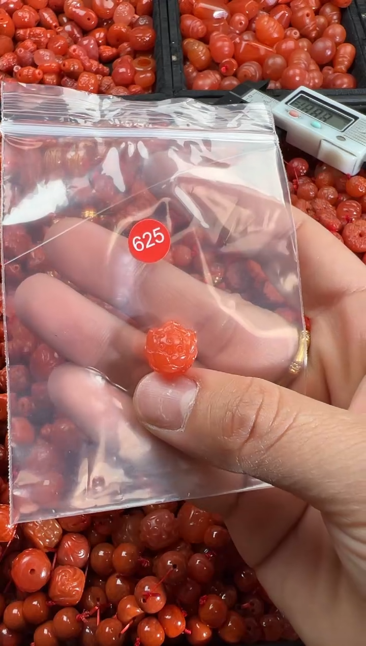 【闪购商品】南红玛瑙颈饰未镶嵌1