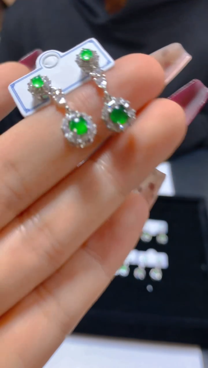 未镶嵌手链翡翠多样性发一