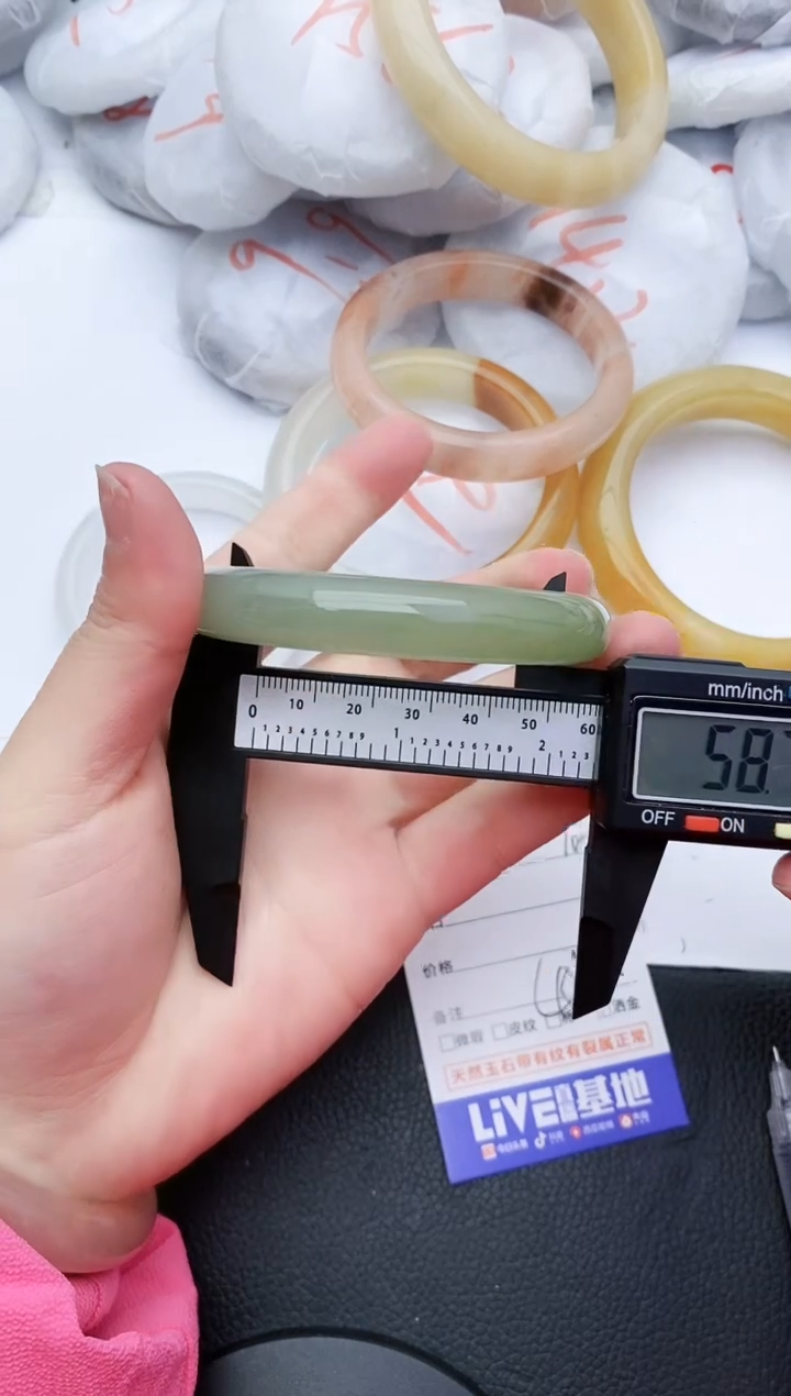 【闪购商品】石英质玉手镯未镶嵌103+58/59