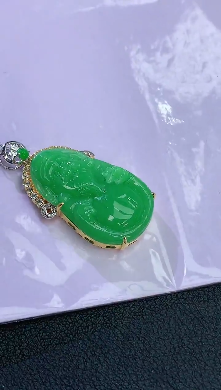 颈饰18K金镶嵌翡翠赠礼盒证书 麦麦