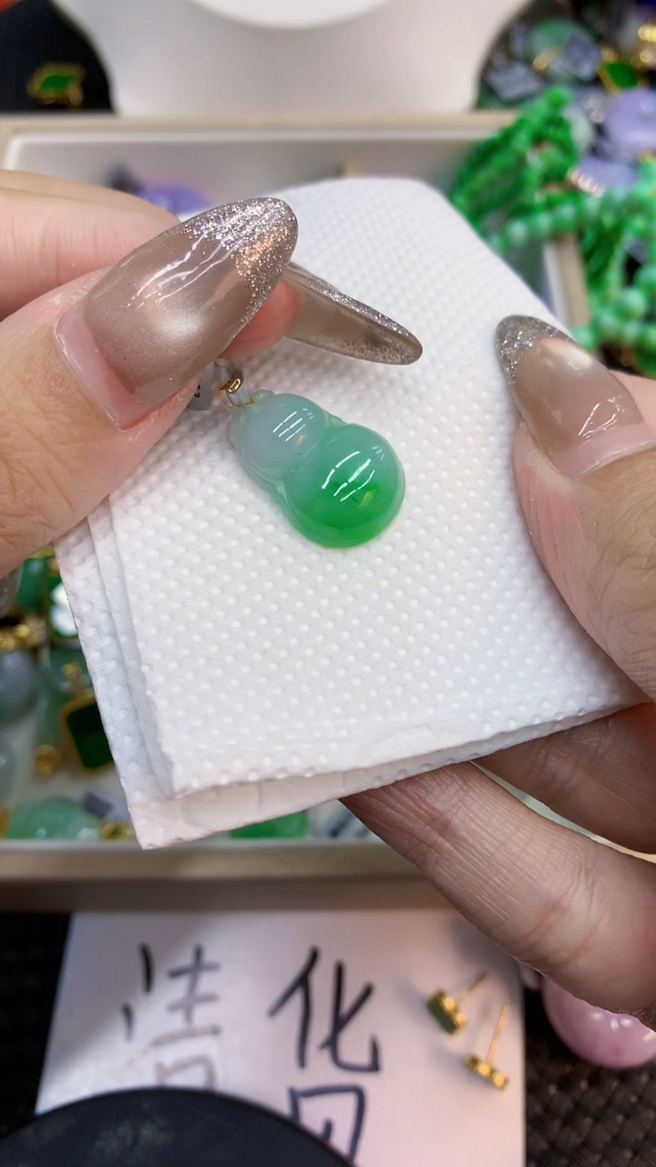 颈饰未镶嵌翡翠1