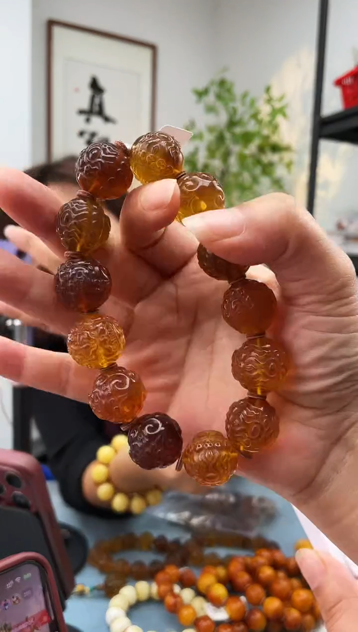 未镶嵌琥珀珠宝奇石03918