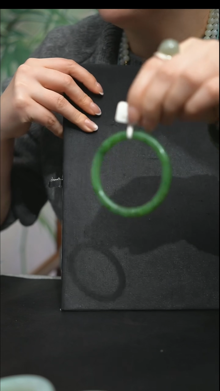 未镶嵌手镯和田玉妮*雨未镶嵌 手镯 和田玉 妮*雨