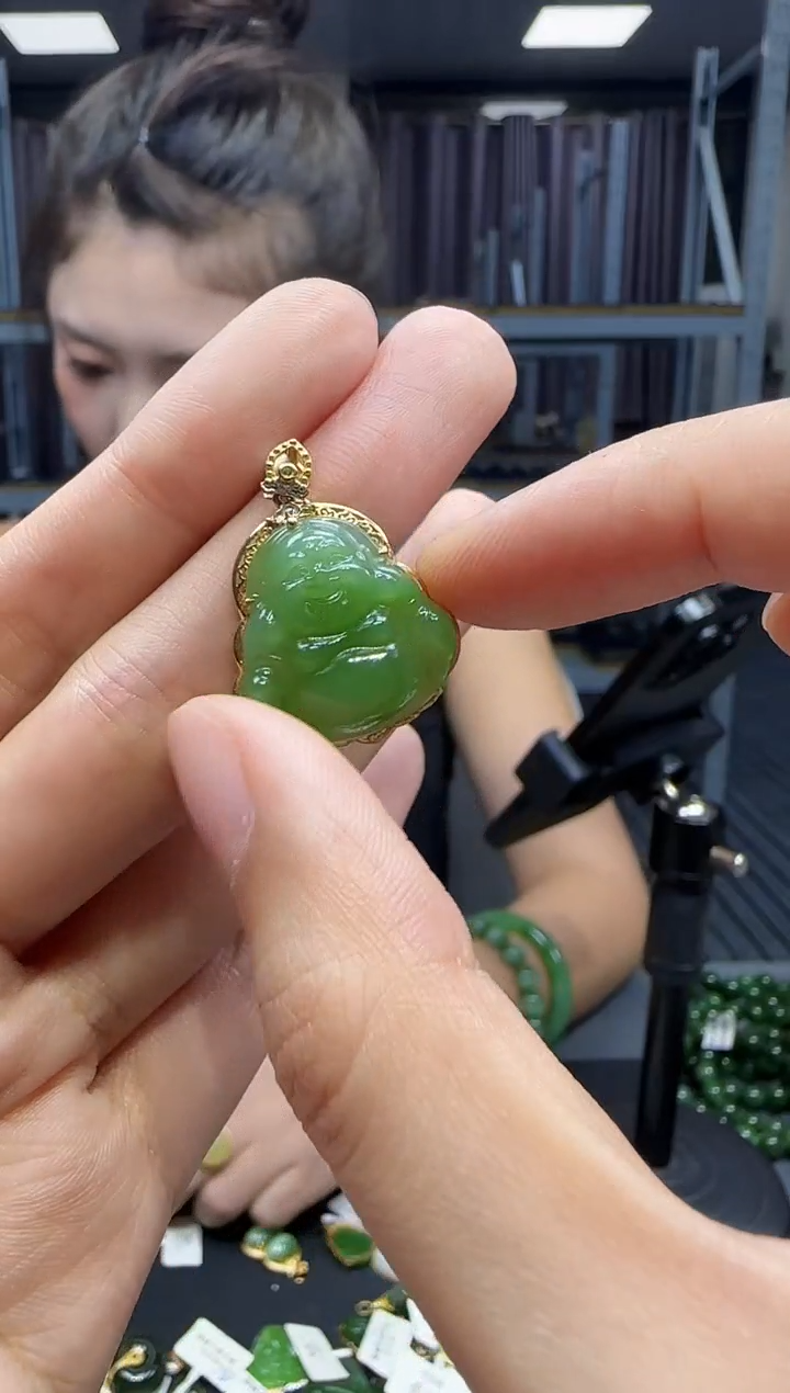 和田玉18K金镶嵌挂件1