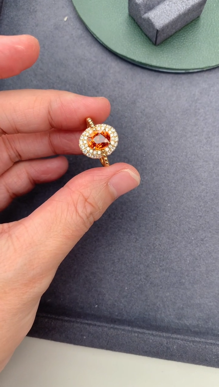 【闪购商品】石榴石（芬达石）戒指18K金镶嵌2.2ct芬达戒指