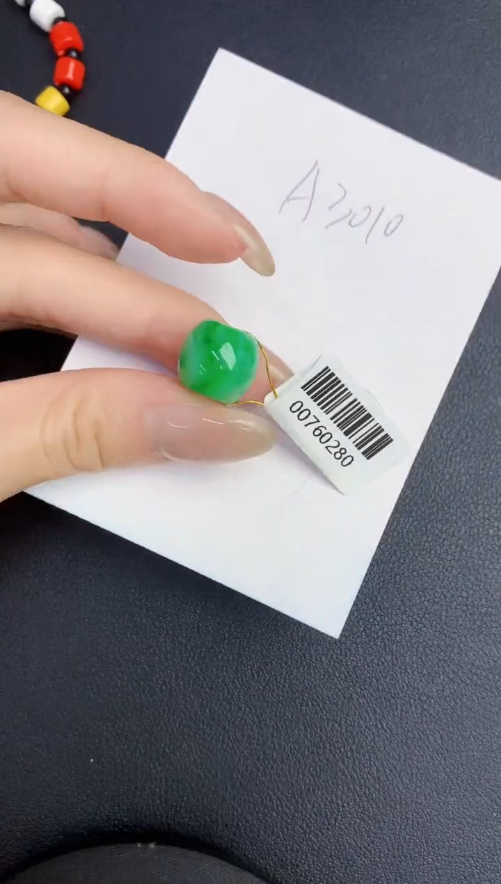 翡翠未镶嵌颈饰缅甸天然翡翠A货