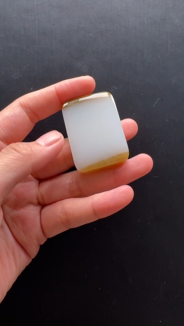 颈饰未镶嵌和田玉吊坠