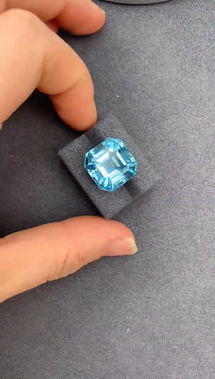 【闪购商品】海蓝宝石裸石未镶嵌17.8ct海蓝宝石