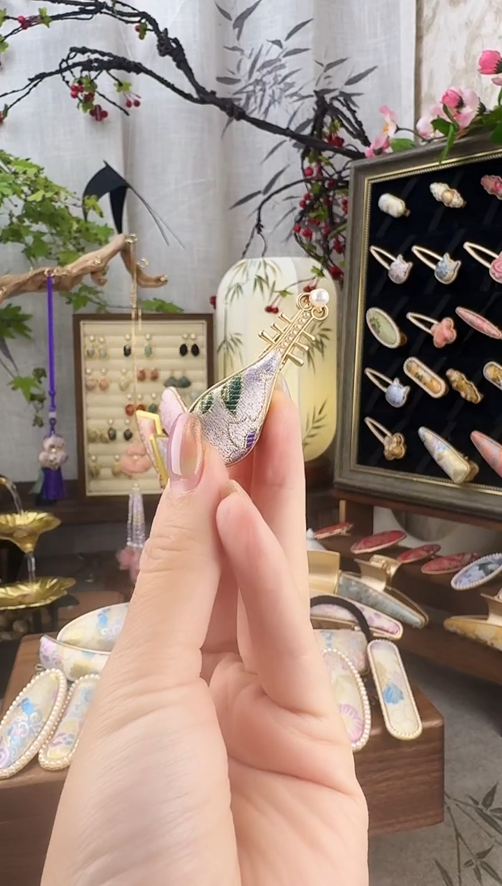 无铁合金紫藤花小琵琶鸭嘴夹