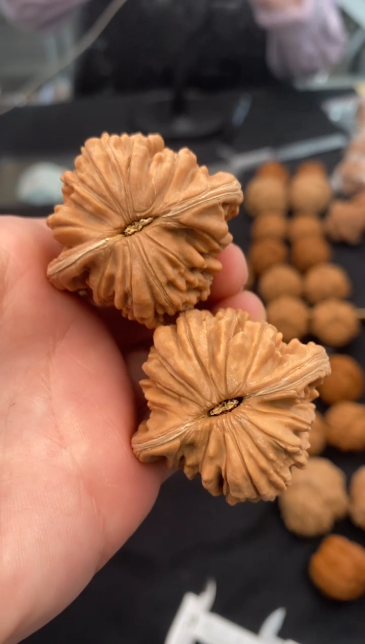 【闪购商品】文玩核桃把件汉高楼42-t855