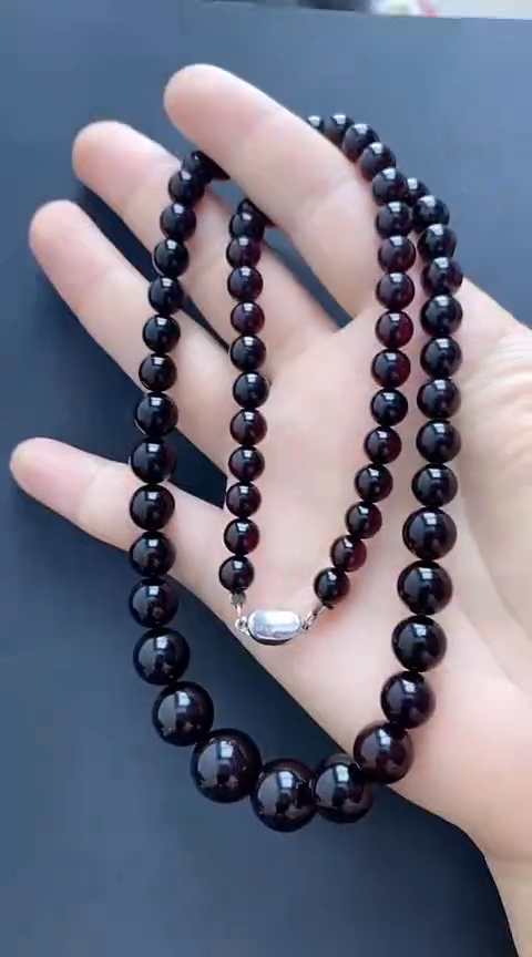 【闪购商品】琥珀裸石未镶嵌血珀项链