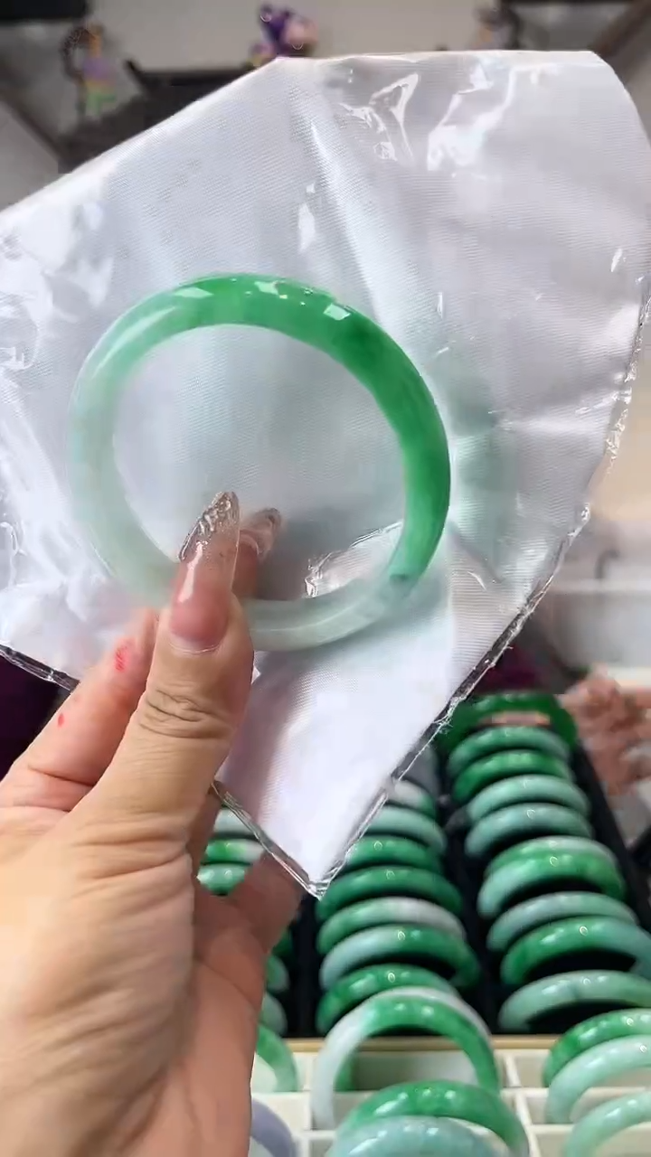 【闪购商品】砖雕a39 圈口59 独货手镯