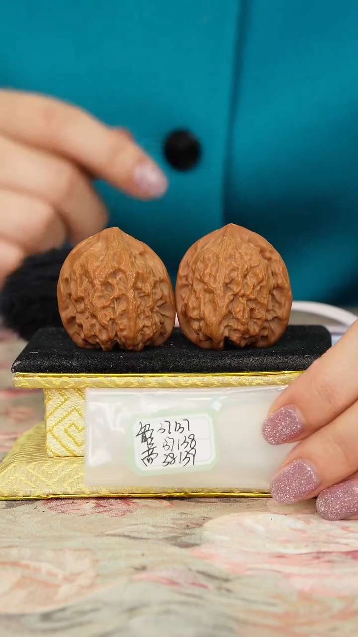 【闪购商品】文玩核桃把件马蹄