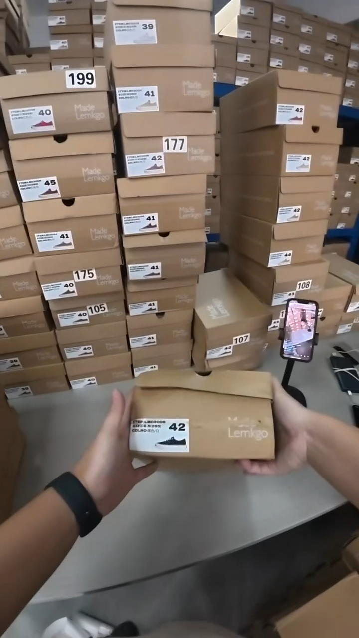 留迹板鞋帆布断码清仓  编码：238 42黑