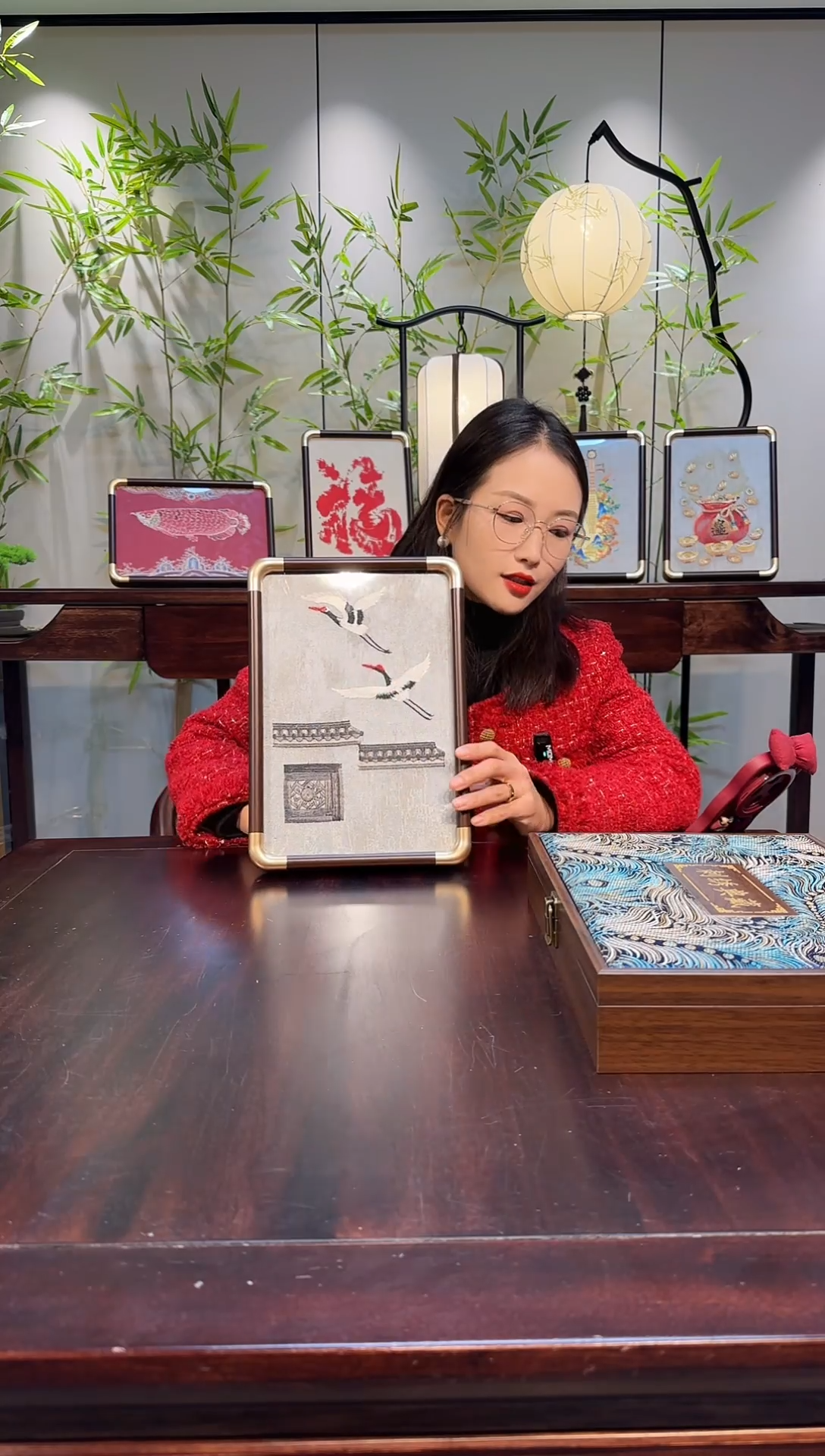 布刺绣摆台，高端刺绣艺术藏品！