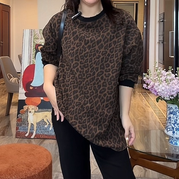 【大G精选】“轻摇滚周末” 巴黎时髦轻奢豹纹磨边圆领长袖上衣