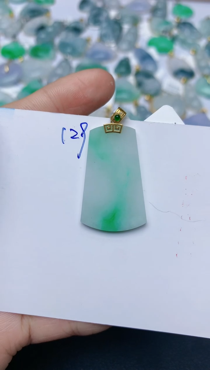 【闪购商品】翡翠颈饰18K金镶嵌天然翡翠A货    