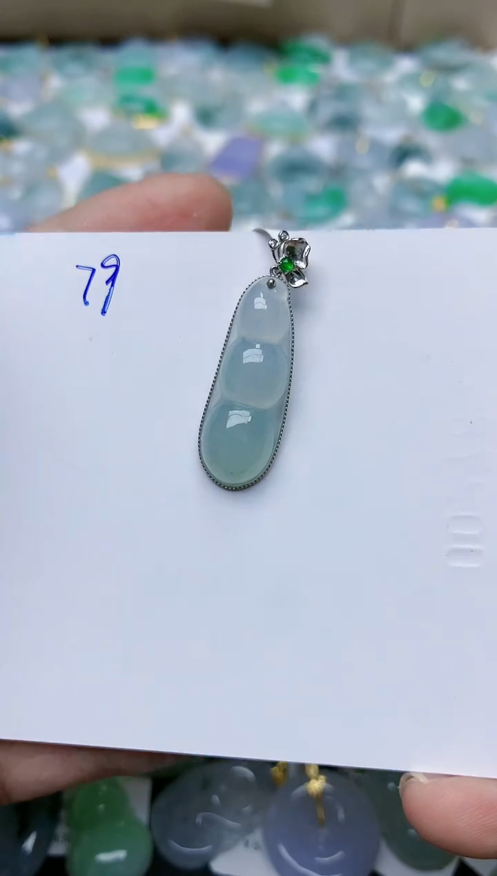 【闪购商品】翡翠颈饰18K金镶嵌天然翡翠A货    