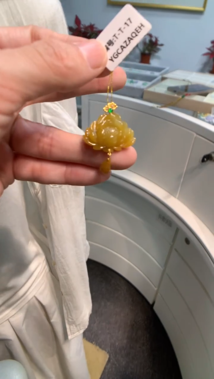 颈饰未镶嵌翡翠莲花