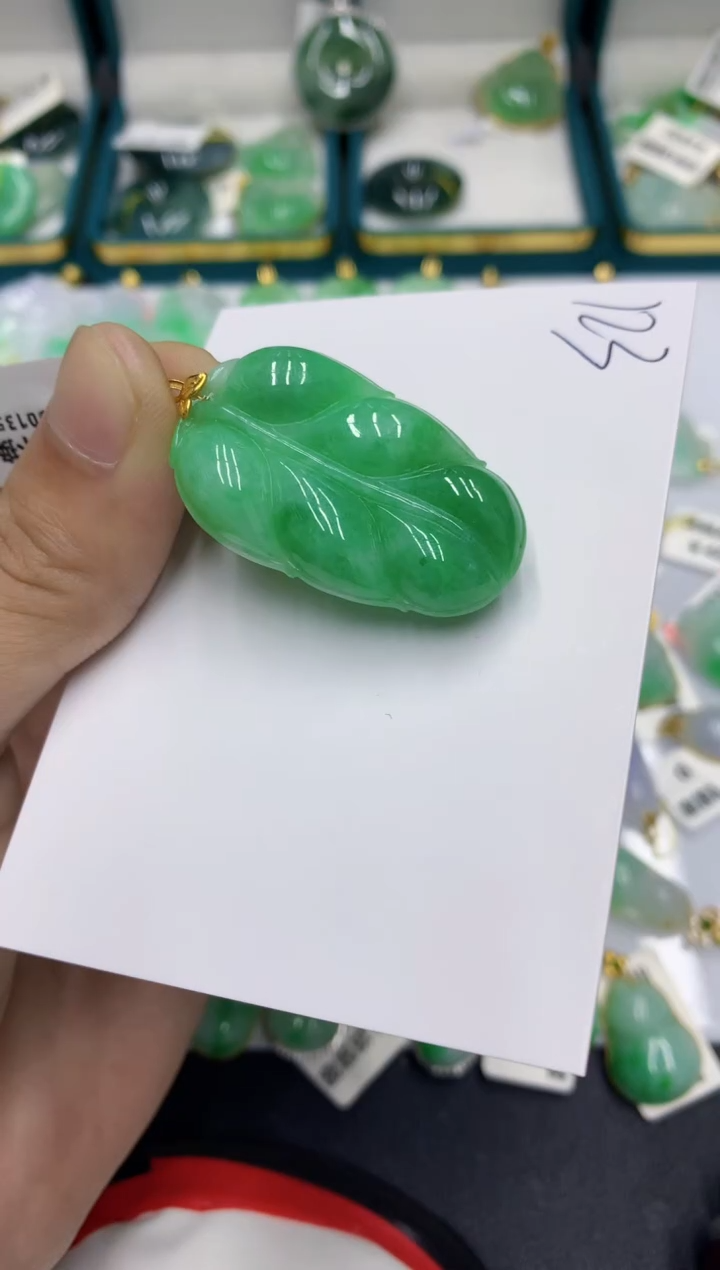 【闪购商品】翡翠颈饰18K金镶嵌翡翠