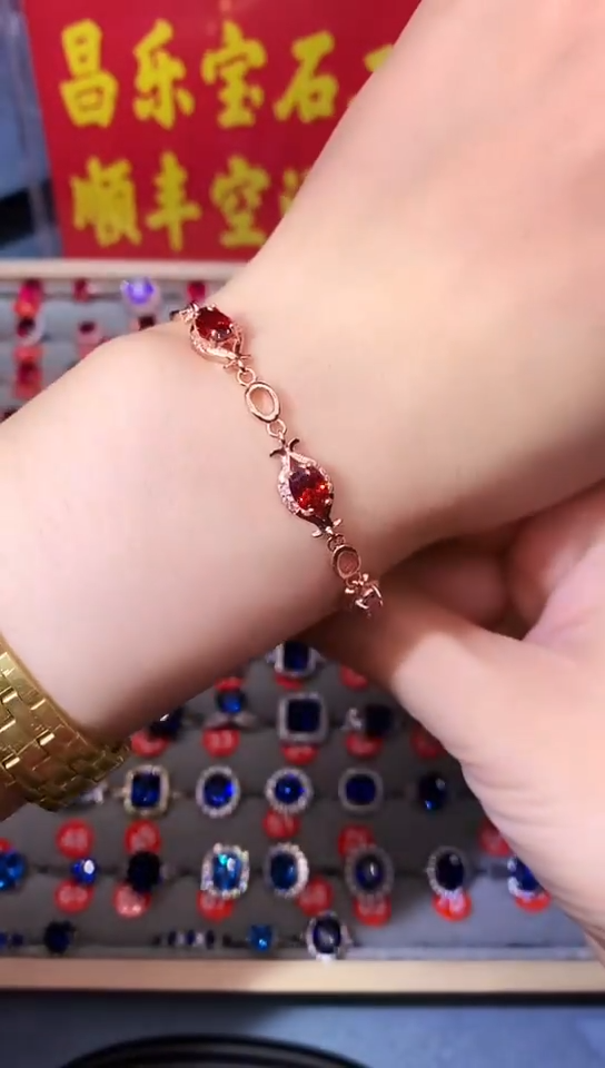 【闪购商品】石榴石手链银S925镶嵌111111
