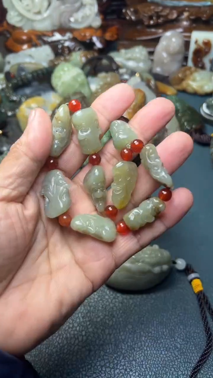 未镶嵌和田玉把件-