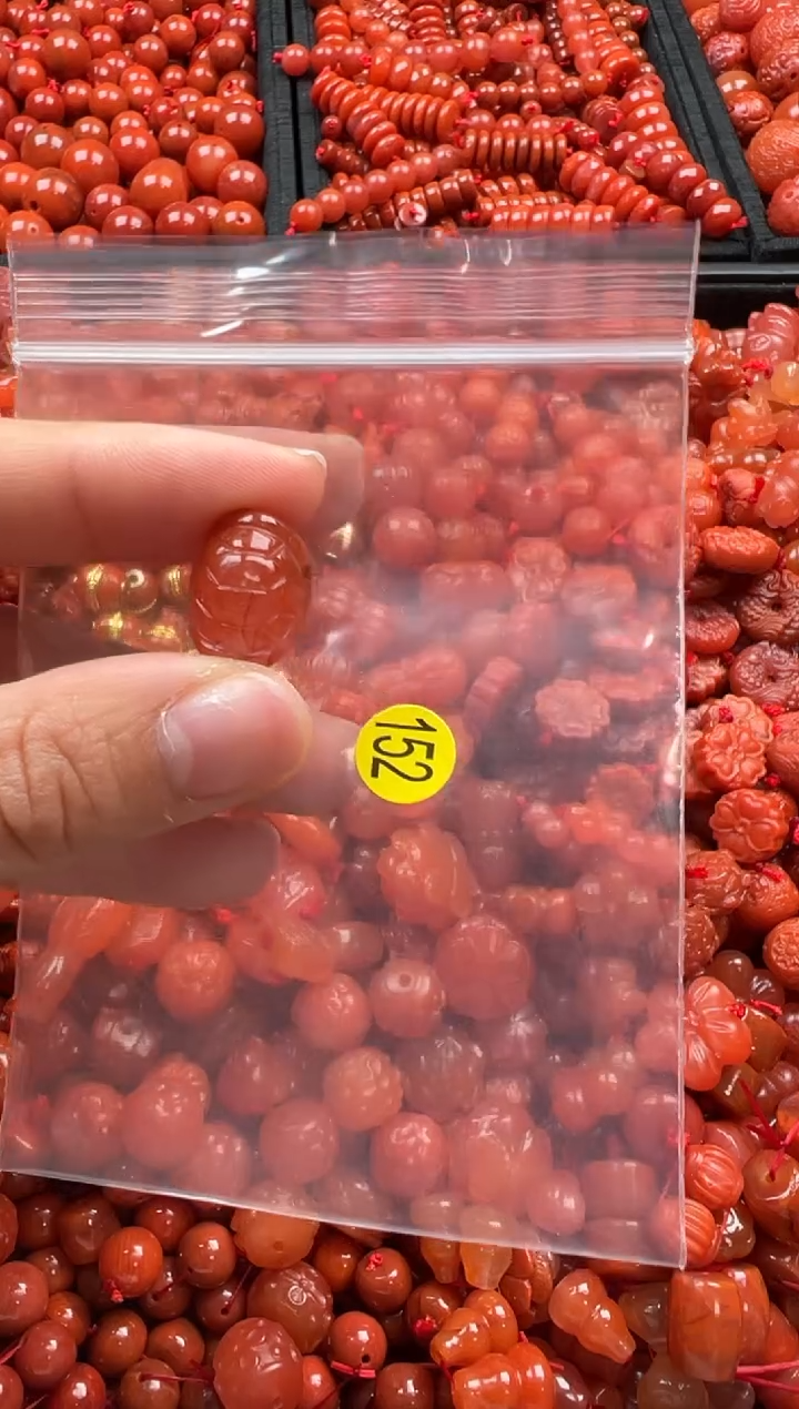 【闪购商品】南红玛瑙颈饰未镶嵌1