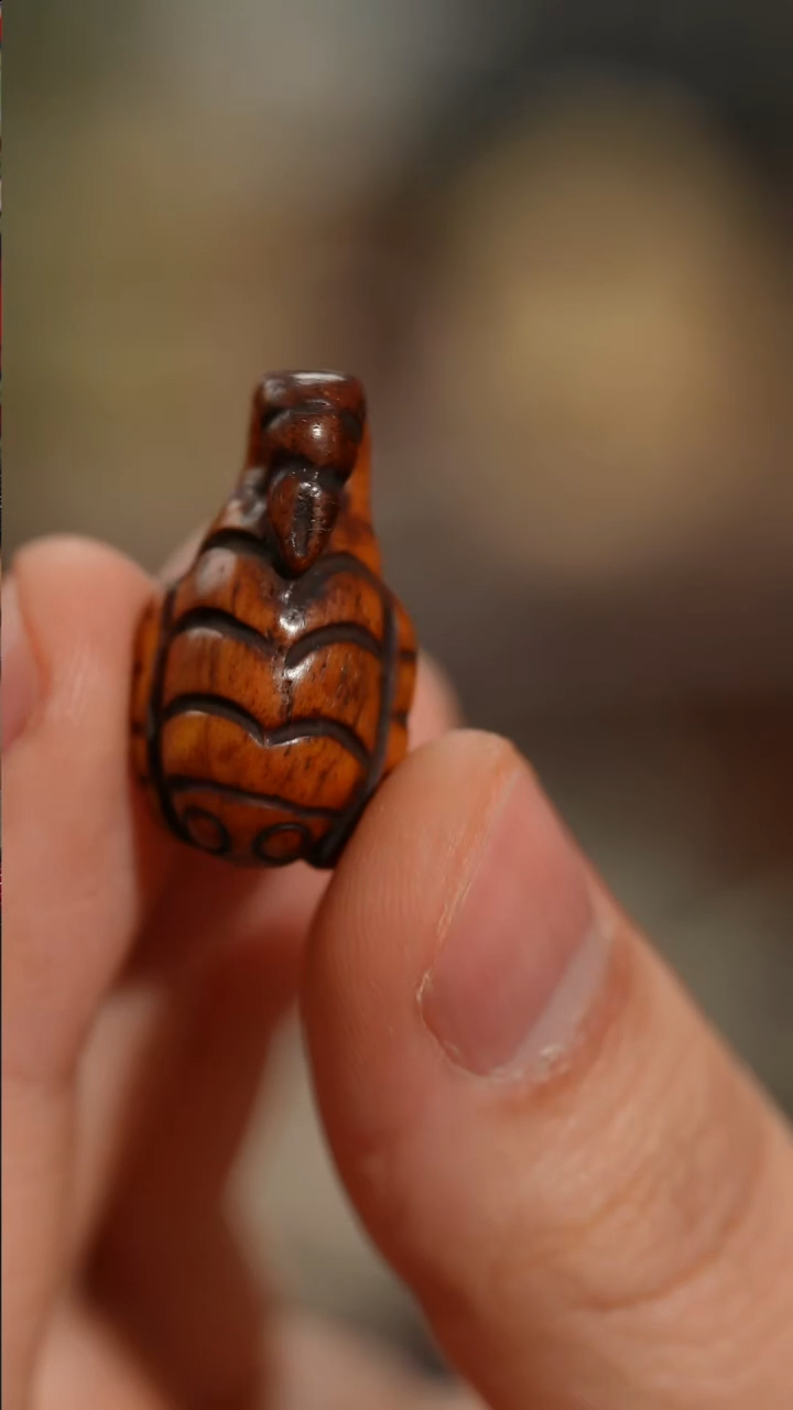 把件柏香籽/百香籽25mm灵骨蝎子