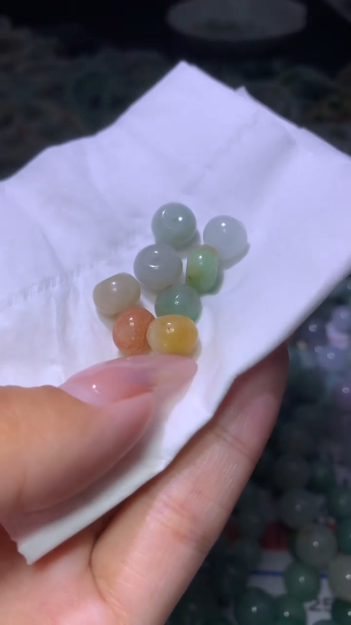 翡翠未镶嵌颈饰MXX014034