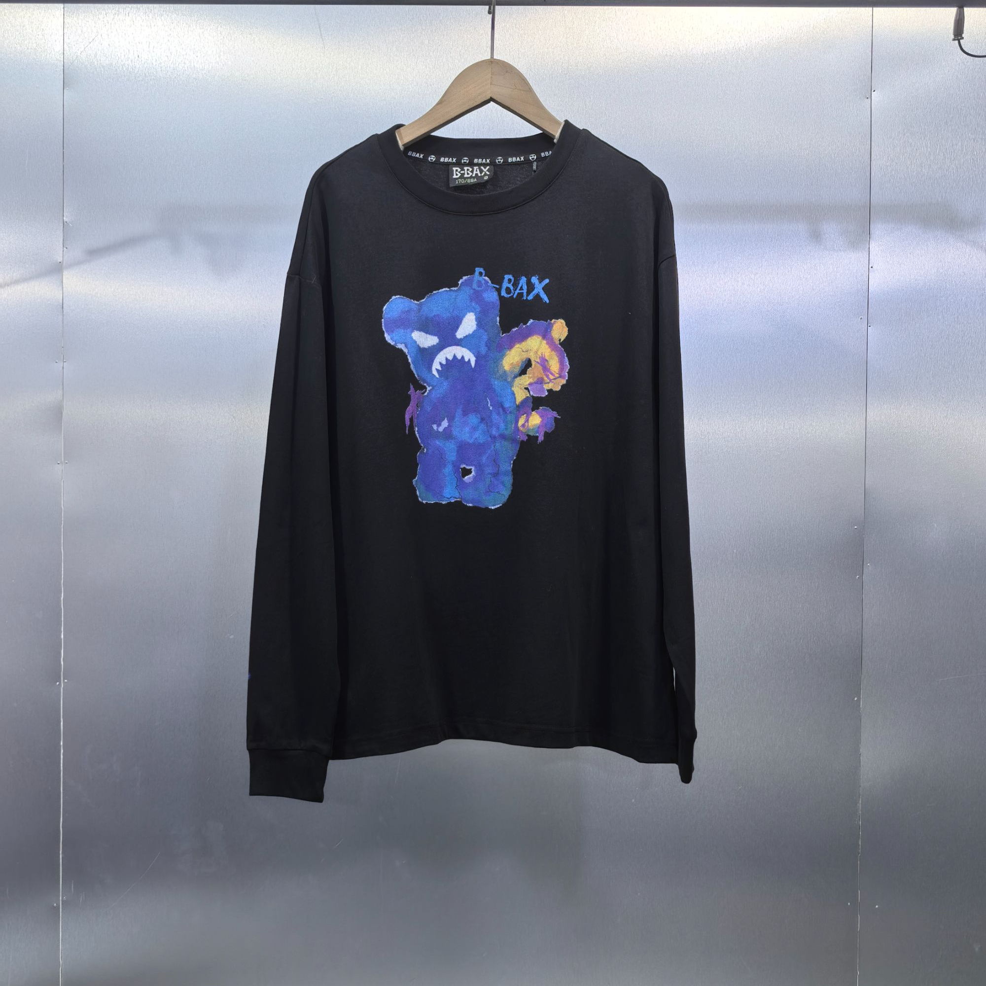 M08-111369-BBA正面暴力熊印花时尚圆领长袖T