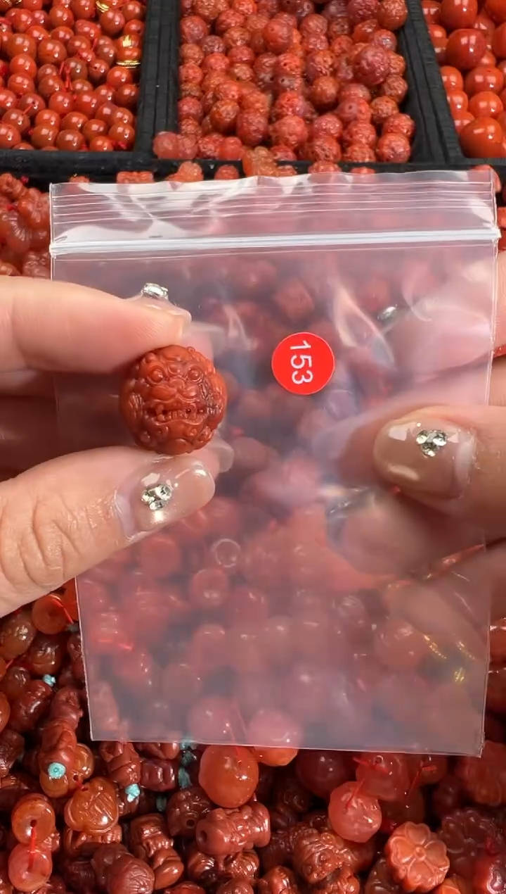 南红玛瑙合金颈饰1