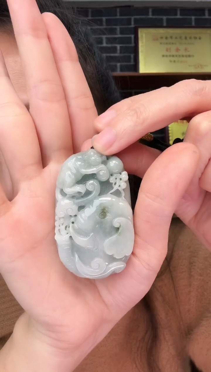 颈饰未镶嵌翡翠牌子