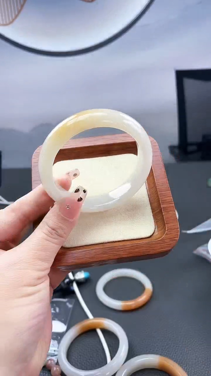 【闪购商品】密玉（石英质玉）石榴树未镶嵌5960