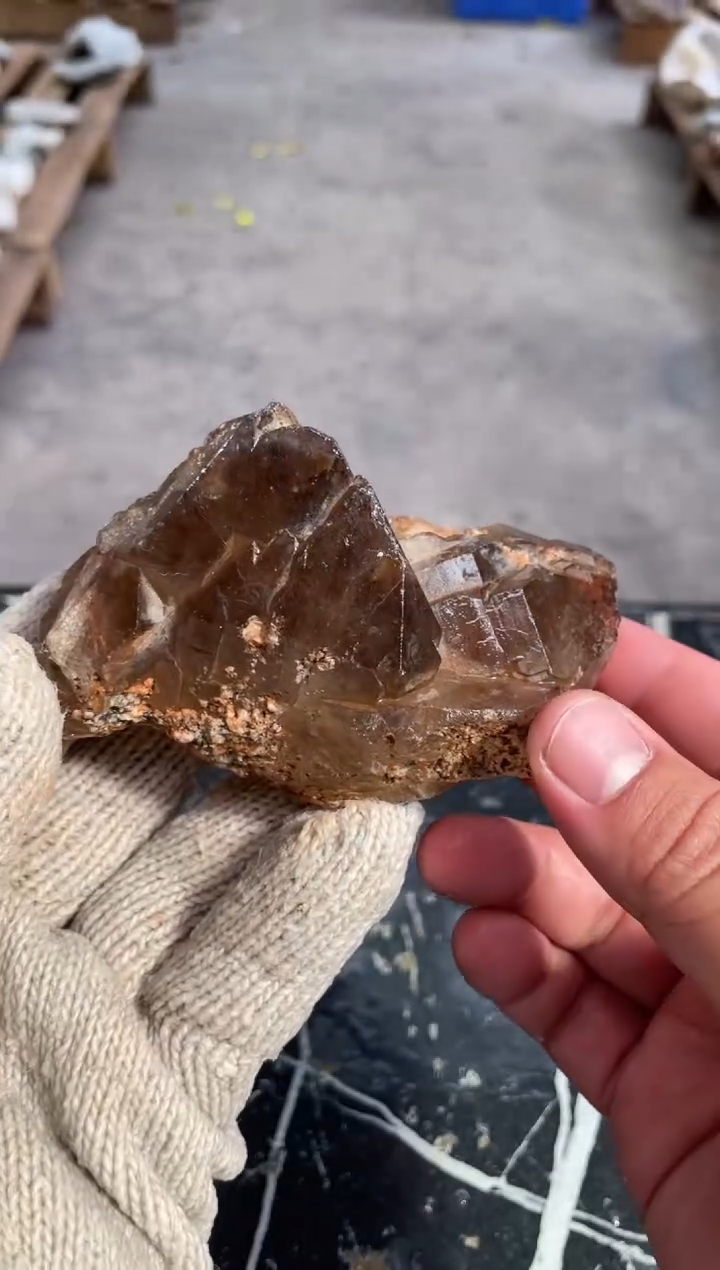 【闪购商品】烟晶原石未镶嵌天然茶水晶原石摆件