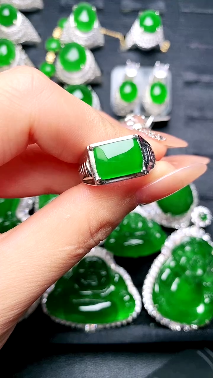 【闪购商品】翡翠戒指银S925镶嵌马鞍戒