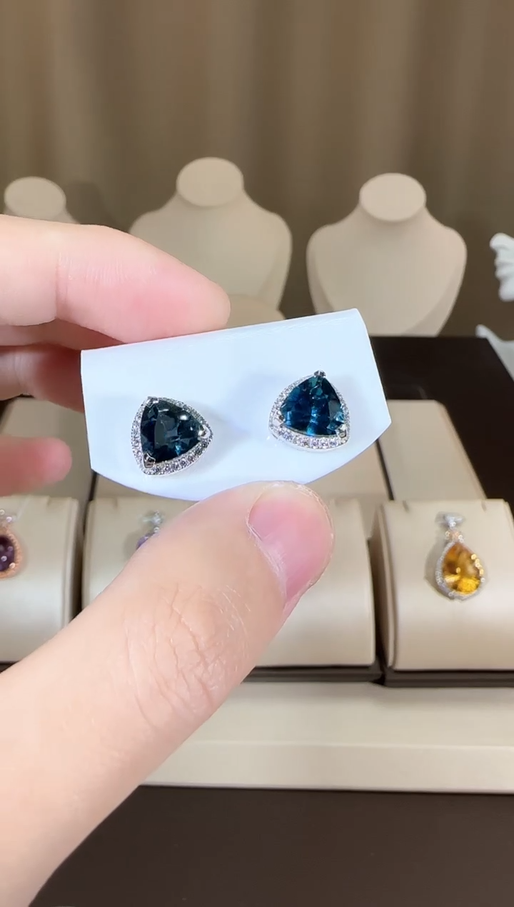 【闪购商品】托帕石耳饰银S925镶嵌10mm耳钉
