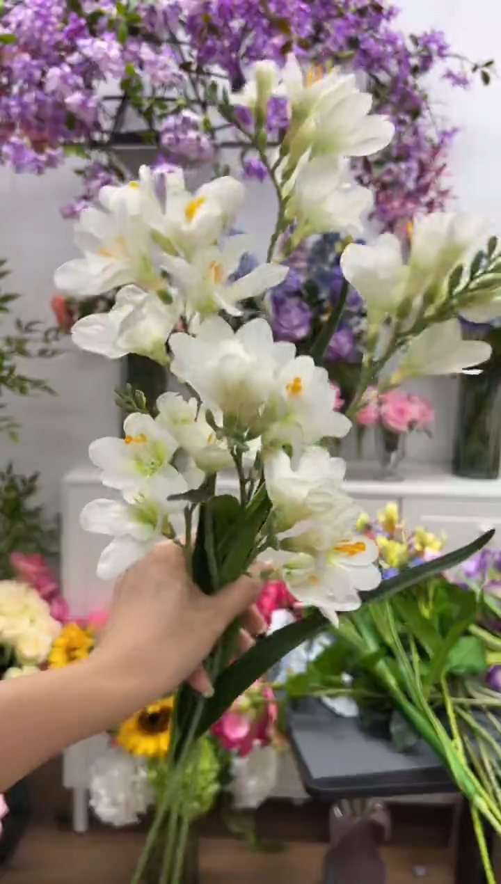 3枝白色手感保湿小苍兰