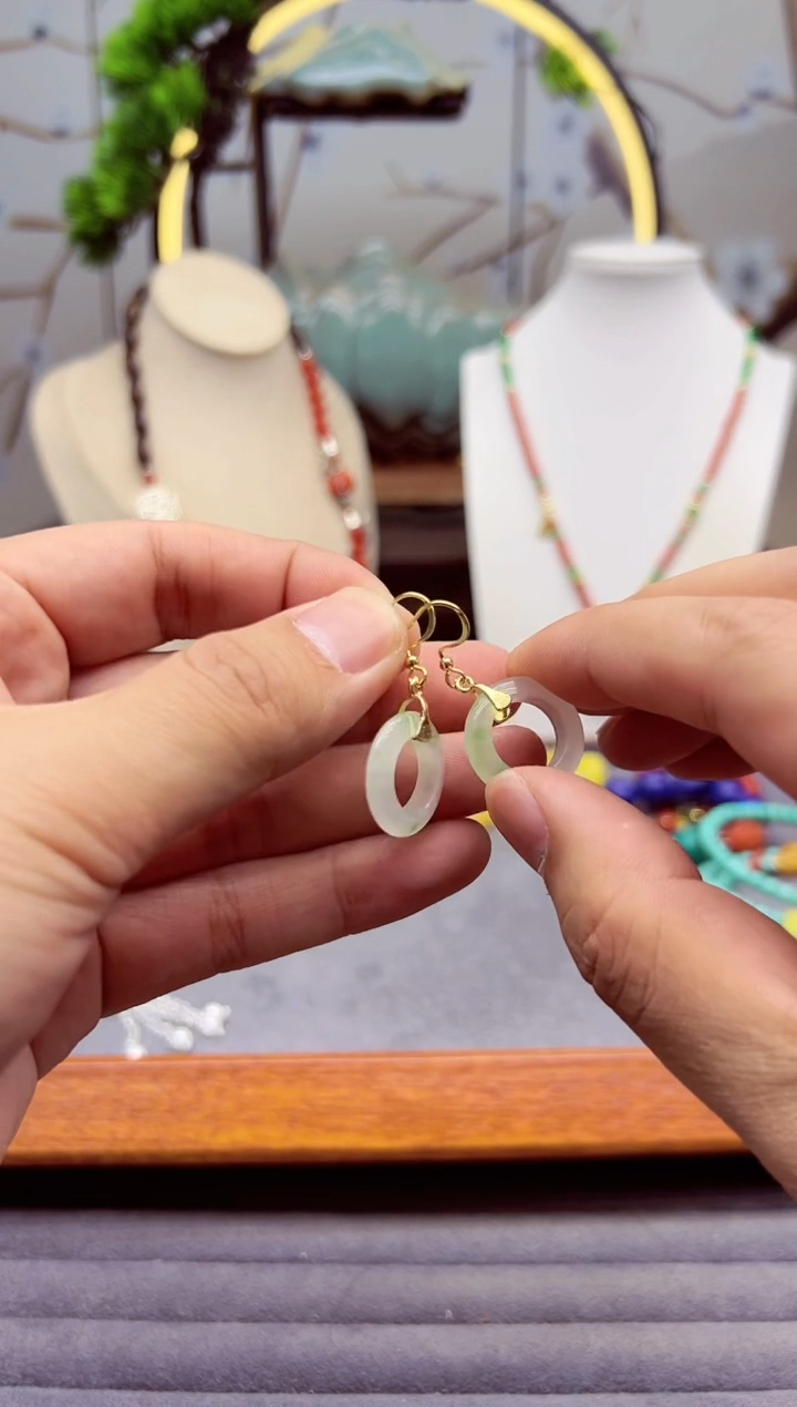 【闪购商品】翡翠耳饰14K金镶嵌E236``````