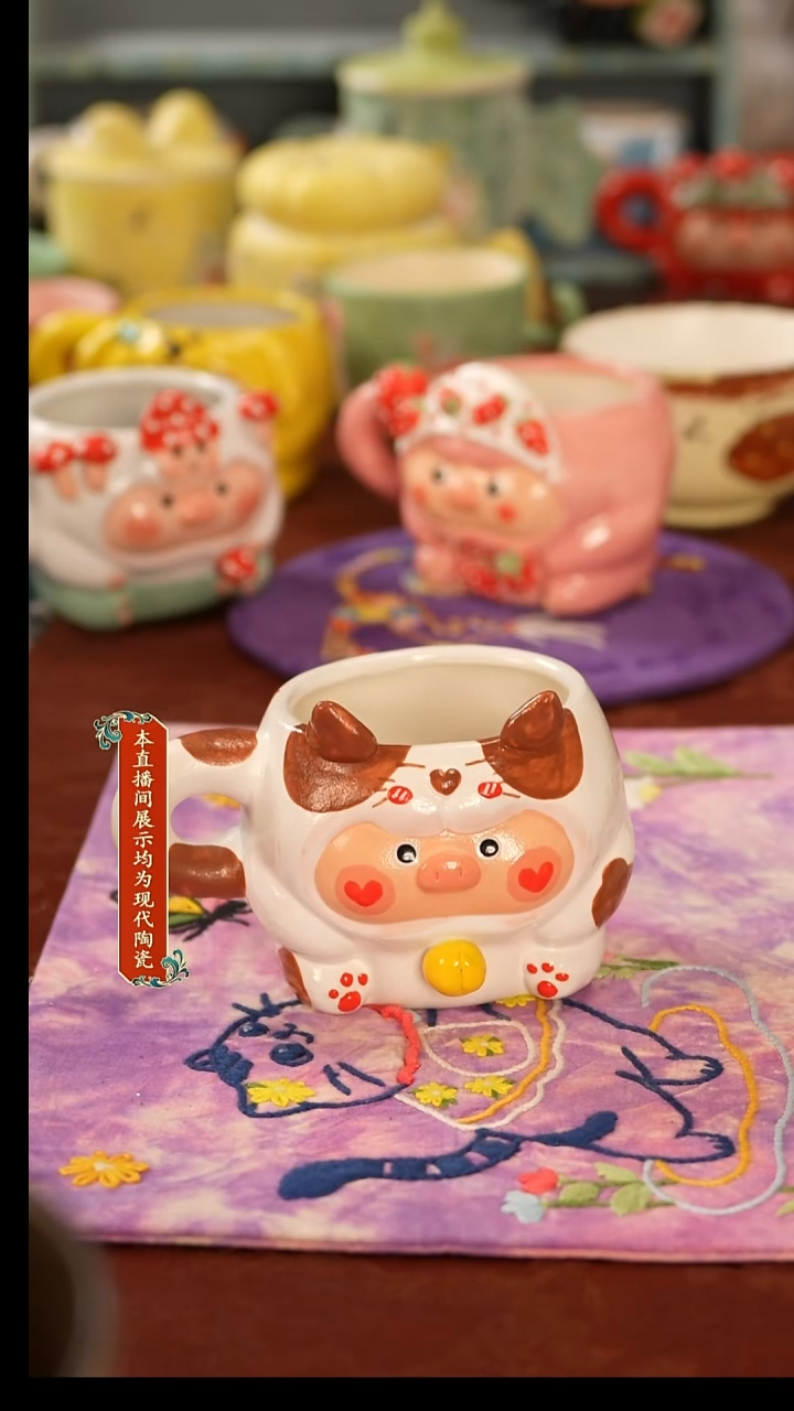 摆件陶景德镇手工手绘卡哇伊美器
