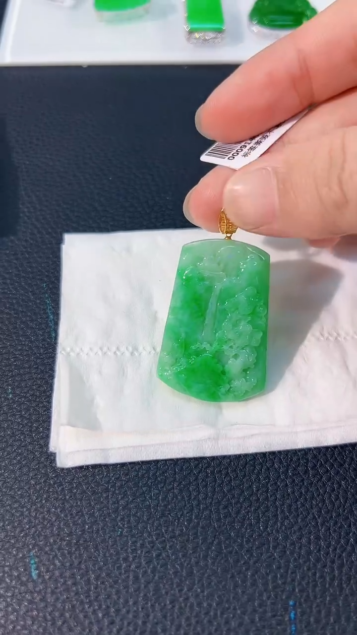 颈饰18K金镶嵌翡翠 缅料A货/支持复检/一件