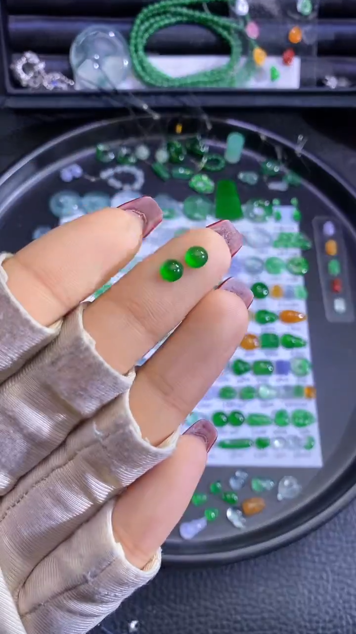 未镶嵌挂件翡翠蛋面